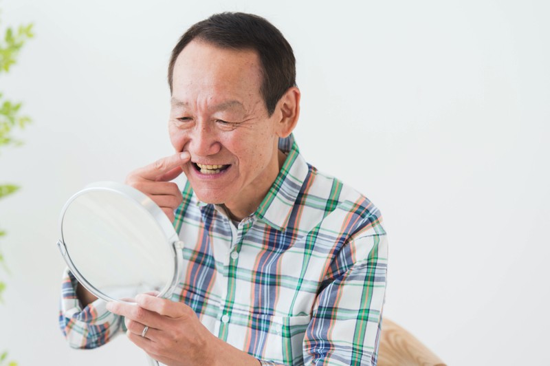 ぴったりの入れ歯を使うと日々の生活も快適になります