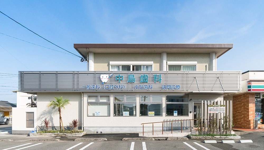 広い駐車場が院の前にございます