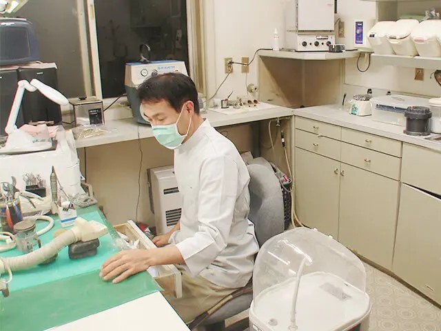 技工室があるため補綴物などの対応を早急に行うことができます