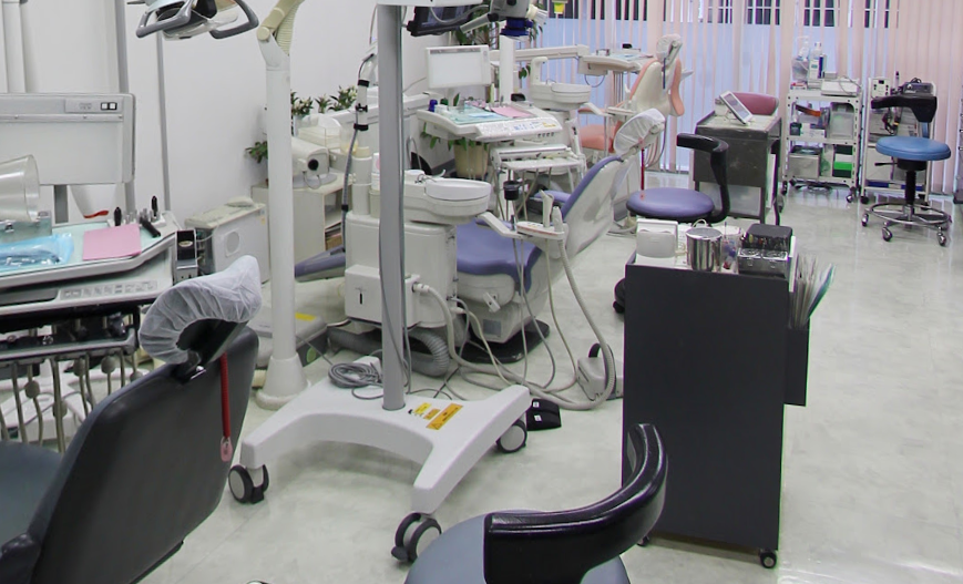 虫歯の進行度合いに合わせた治療を行います