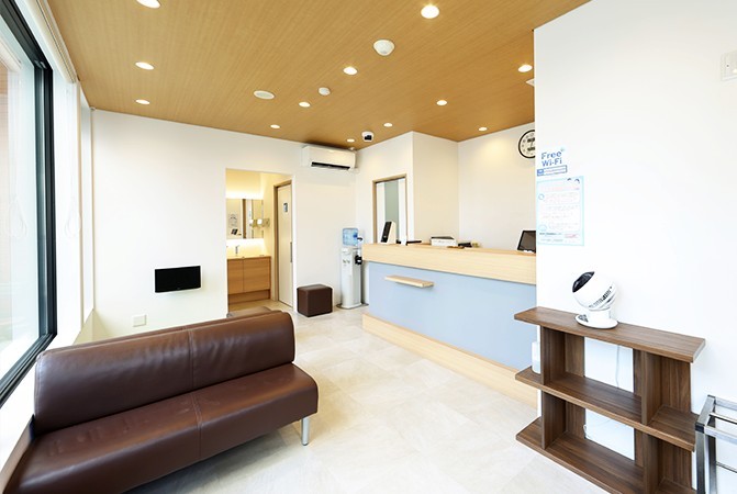 ①外観②診察室③待合室