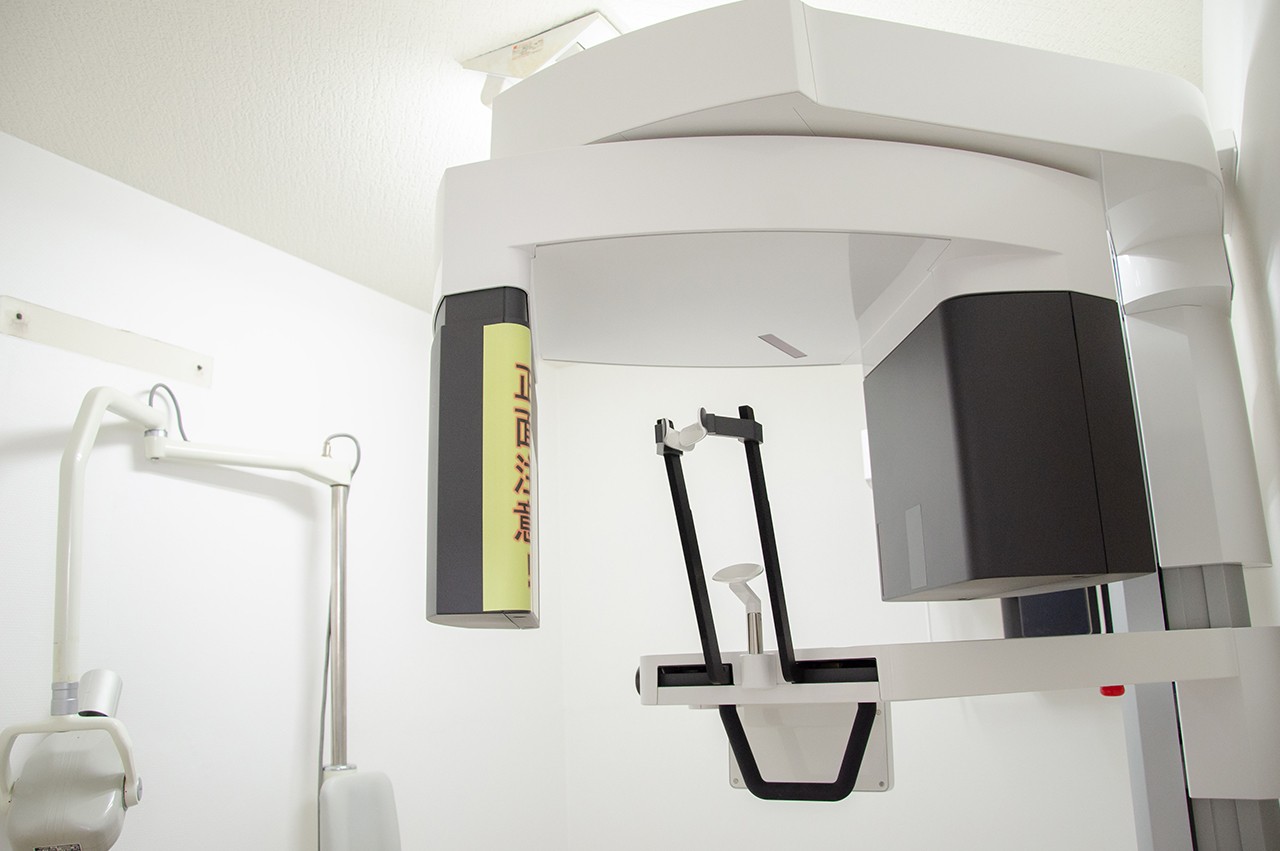 患者様の口腔や顎の構造を立体的に撮影する歯科用コーンビームCTです