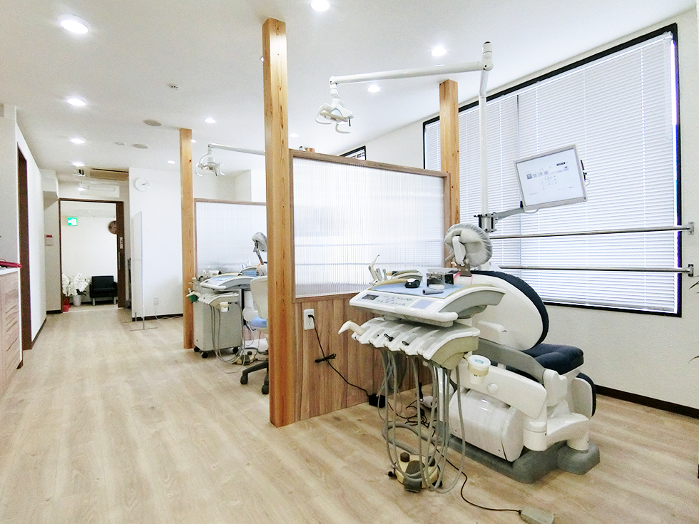 乳歯の役割を理解した上で、永久歯の健康な成長を妨げないよう丁寧なケアが行われています