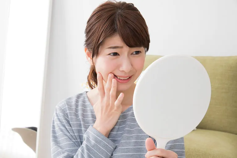 歯肉退縮に対し、専門的な歯茎再生治療が行われています