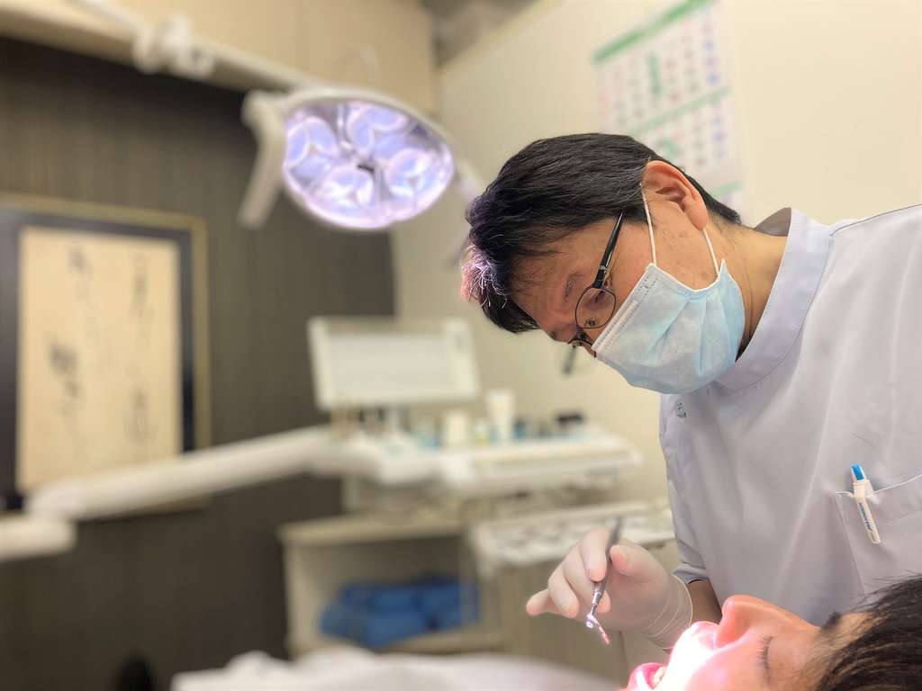 1928年に日本橋駅徒歩1分に開業して以来、「診断力」と「健康的な歯と美しい笑顔」の提供を心がけた治療を目指しています