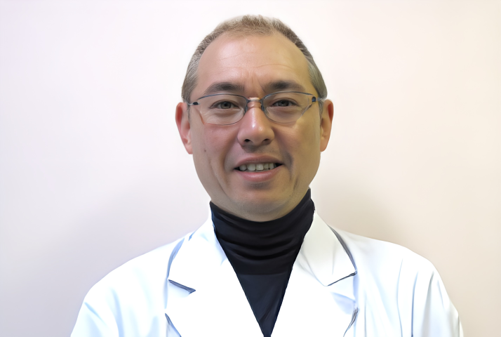 院長の杉山　健