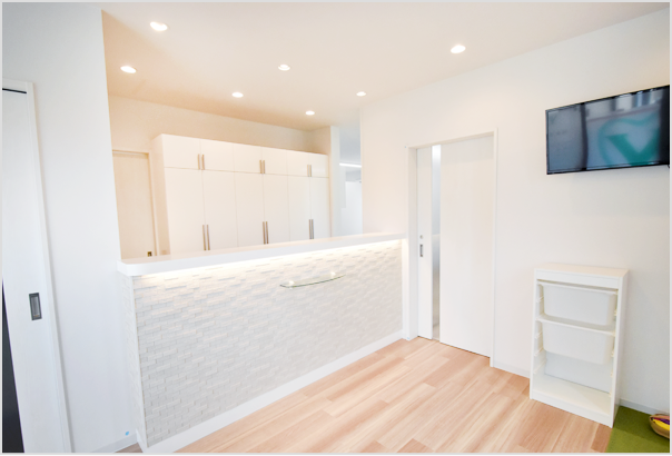 【JR内房線 君津駅より徒歩13分】バリアフリー設計の院内でわかりやすい説明の後に痛みの少ない治療をご提供する「やまだ歯科」