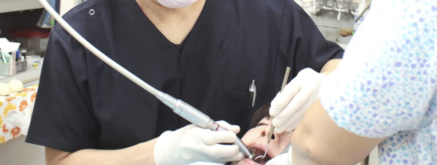 痛みや恐怖心を軽減する診療方法を取り入れ、安心して治療を受けていただける環境を整えています