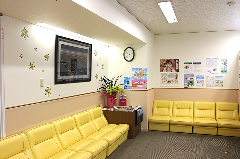 ①診療室②受付③待合室