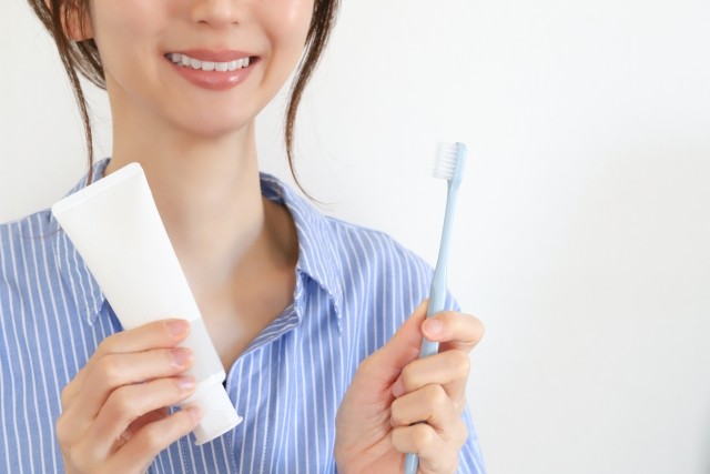 【寺尾駅 徒歩9分】歯周病専門医による歯周病治療とBPSデンチャーに対応する根津歯科医院