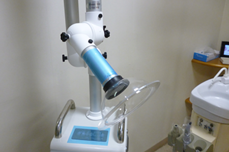 医院外観と院内の様子