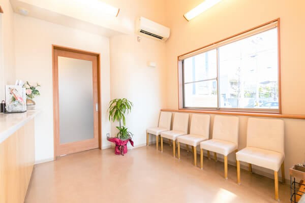 【キッズスペース完備・駐車場完備】おんまや歯科クリニックが大切にする、丁寧な説明と生涯を見据えた口腔ケア