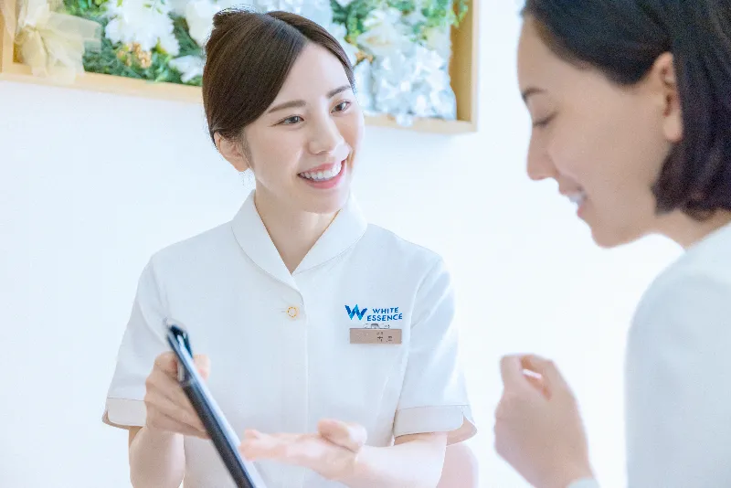 【東京メトロ銀座線・千代田線・半蔵門線 表参道駅 A3番出口より徒歩3分】高い専門性で白い歯を追求し、患者様に白い歯と極上の癒しを提供する「ホワイトエッセンス青山」