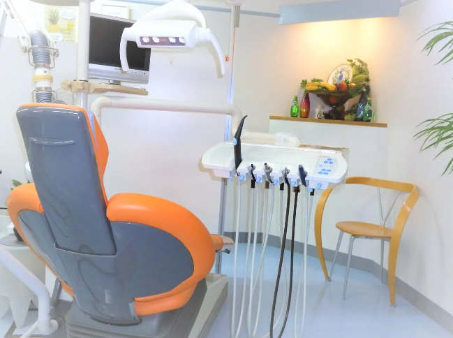 正確な診断を行い、カリエスディテクターや検知液などの最新技術を駆使して、より精密な治療を提供しています。