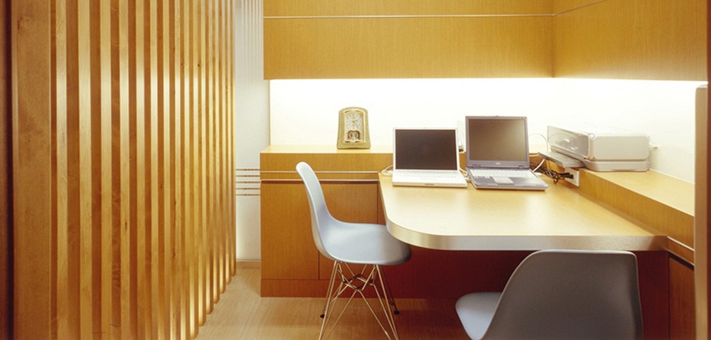 ①医院外観 ②待合室・受付 ③カウンセリングルーム