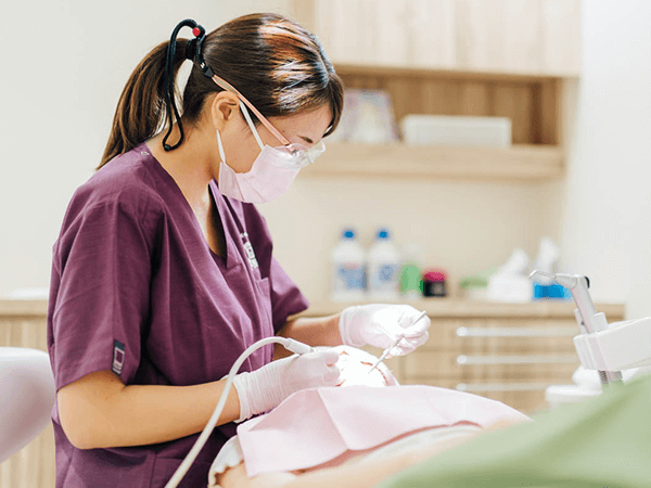 科学的根拠に基づいた診断と治療で歯周病をコントロールします