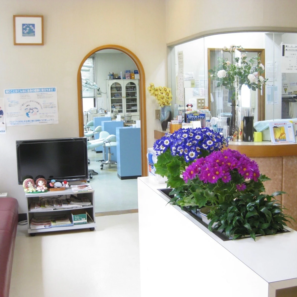 ①院内風景 ②エントランス ③医院看板