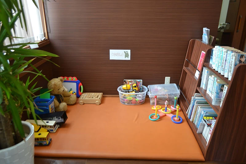 【石倉バス停 徒歩6分】平日22時・土日診療で通いやすい橋元歯科