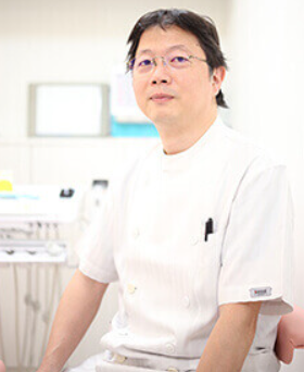 院長の内藤 嘉彦