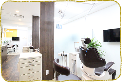 ①診療室 ②キッズスペース ③バリアフリー