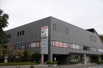 ①クリニック外観②待合スペース③診療スペース