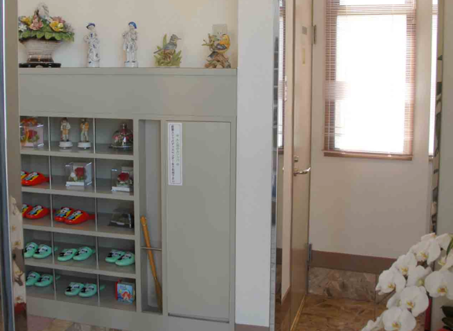 【羽衣駅から徒歩1分】【日本補綴歯科学会・日本口腔インプラント学会専門医 在籍】高度な精密治療を提供する仲西歯科医院