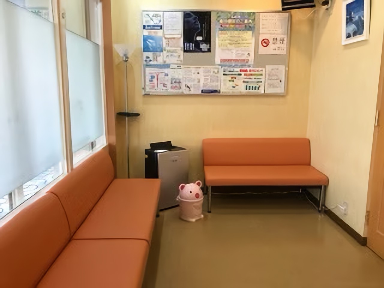 ①外観②待合室③器具減菌機