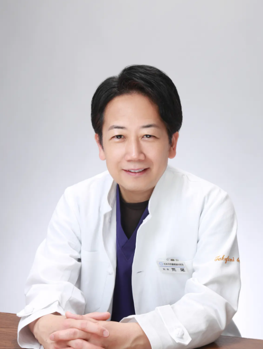 院長の荒尾　武文