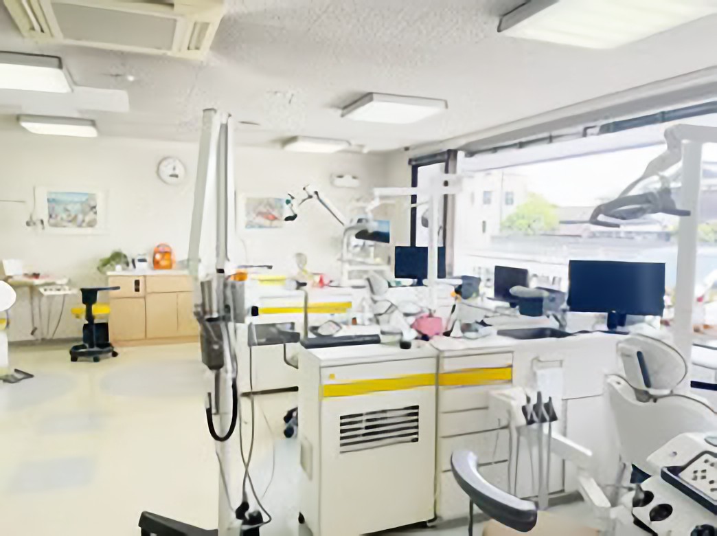 ①受付②待合室③診療室
