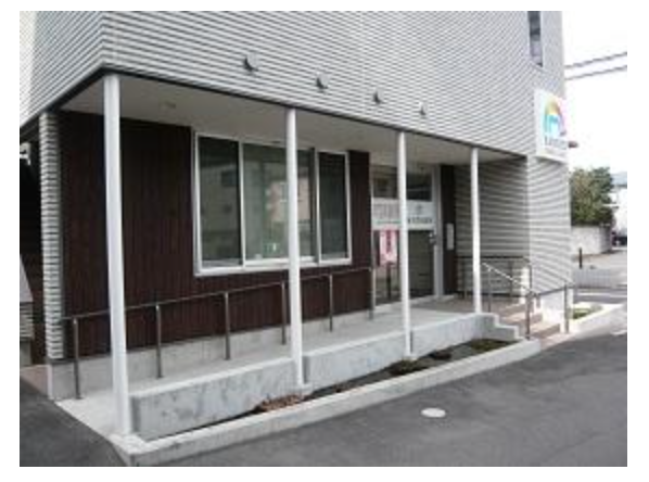 【駐車場あり】【バリアフリー対応】厚生労働省公認の診療体制と設備で、安心安全な治療を提供する金子歯科医院