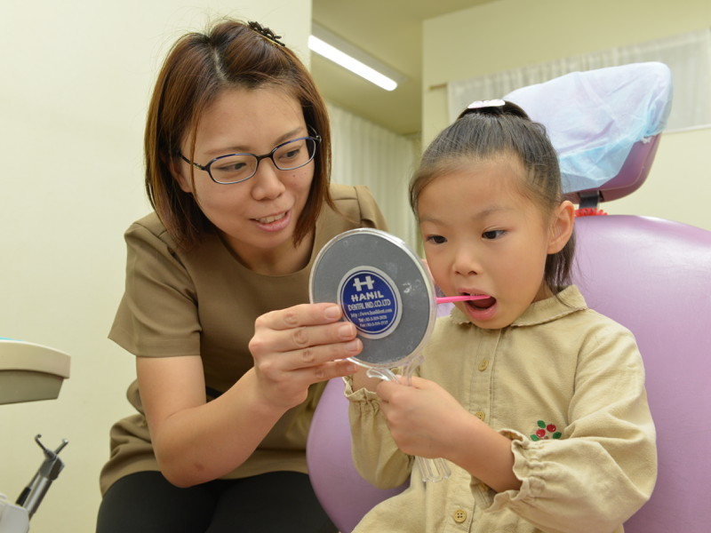 お子様の虫歯をチェックしましょう