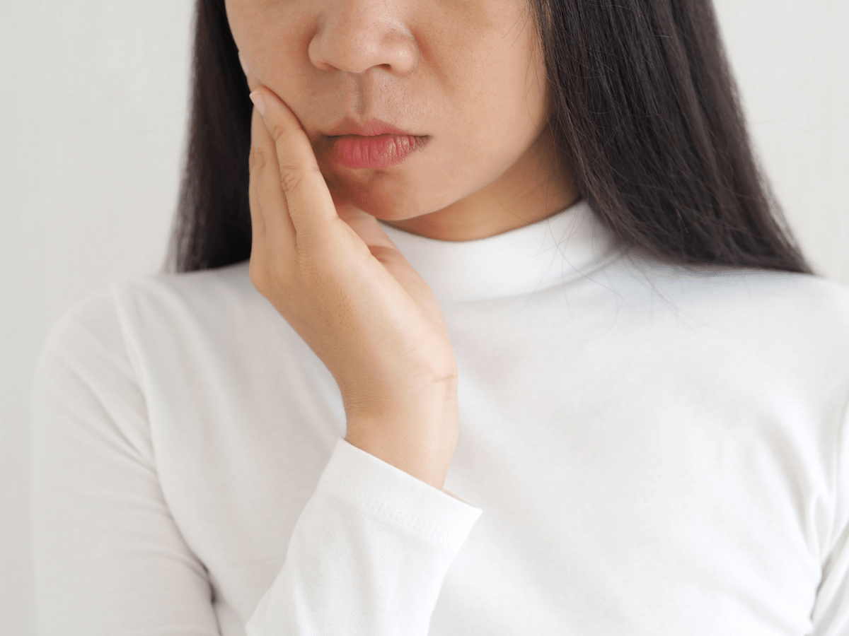 顎に違和感がある