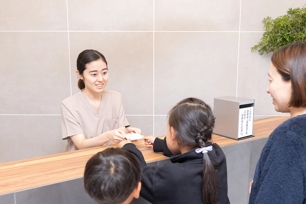 【御厨駅から車で10分】マイクロスコープ完備・精密治療に注力する一成歯科