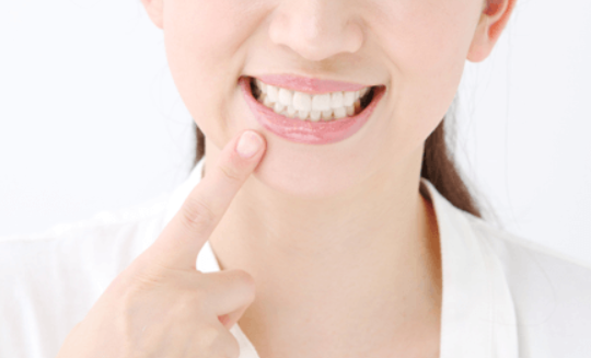 目立たない矯正装置もご用意しております