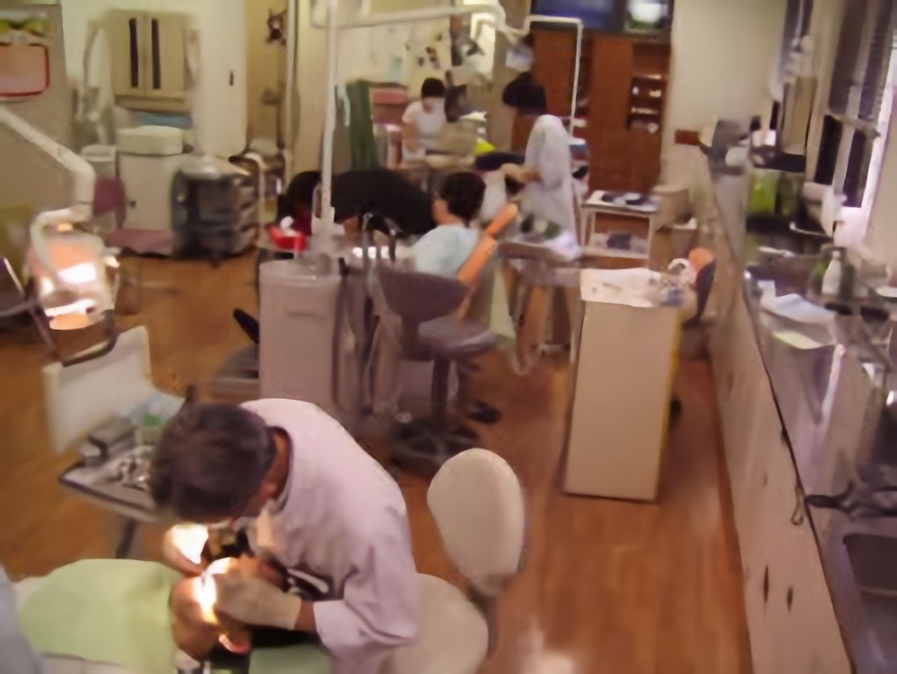 ①診療風景②診療風景