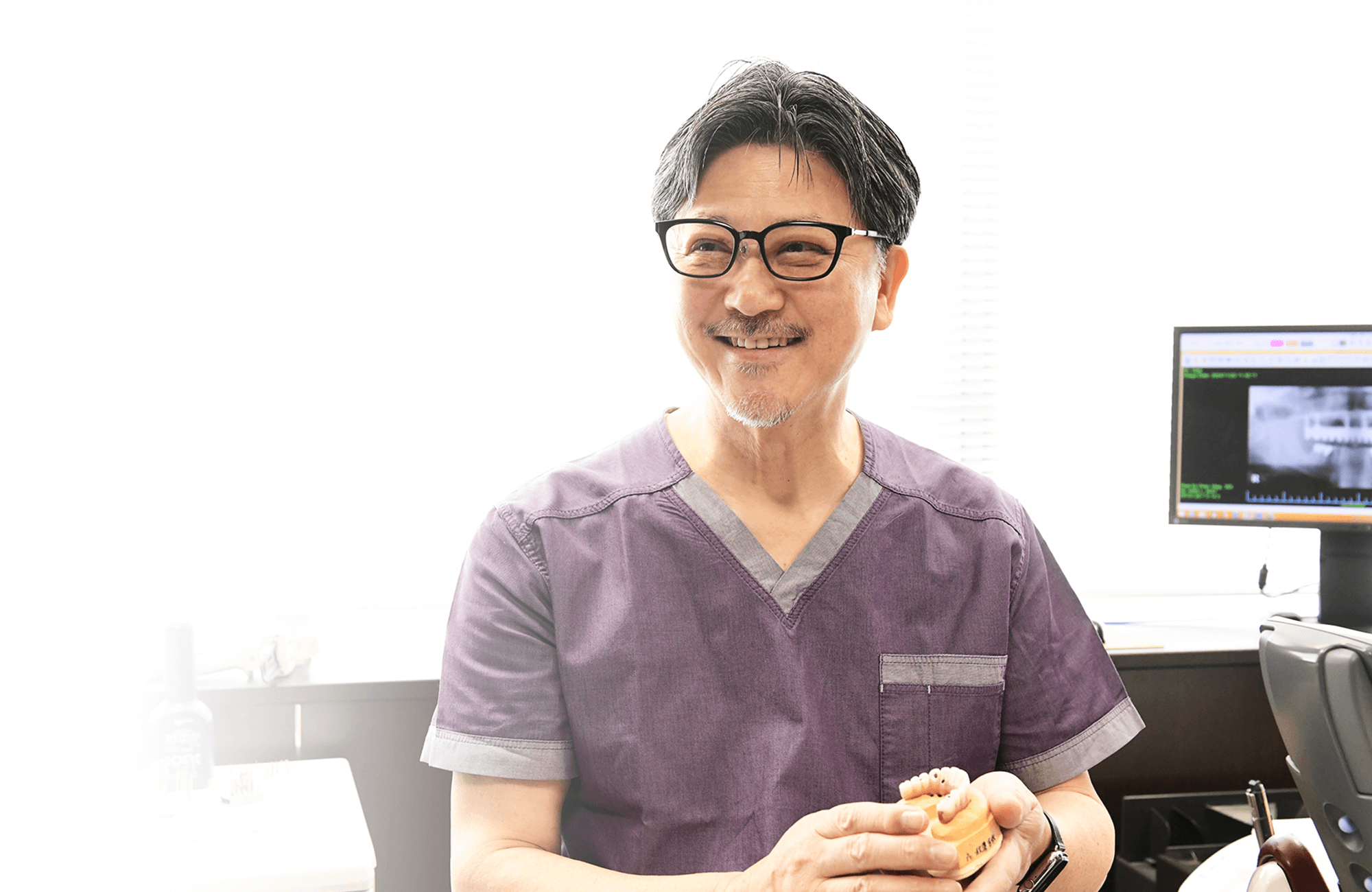 ①カウンセリング風景 ②③診療風景