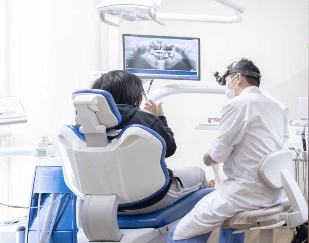 ①外観②受付③診療室