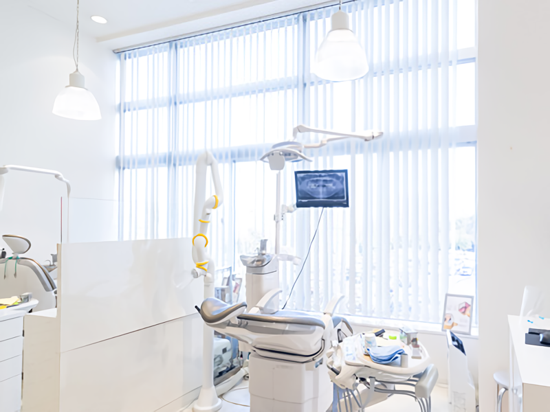 【北与野駅より車で6分】【平日夜20時まで診療・日曜診療】忙しい患者様でも通院しやすいパール歯科医院与野