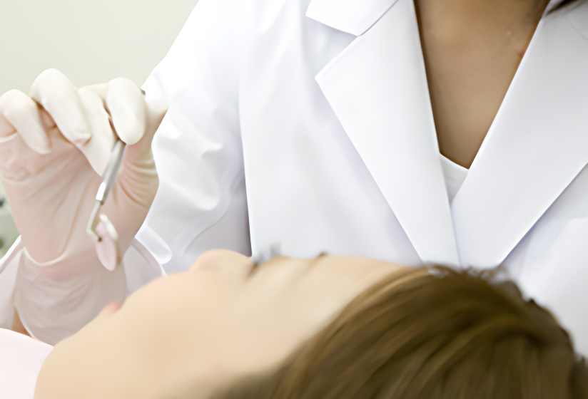 ①診療室②待合室③診察風景