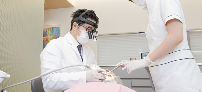 歯を残すことにこだわりを持ち、抜歯が必要と診断されたケースでも可能な限り保存治療を試みるのが松山歯科医院の特徴です