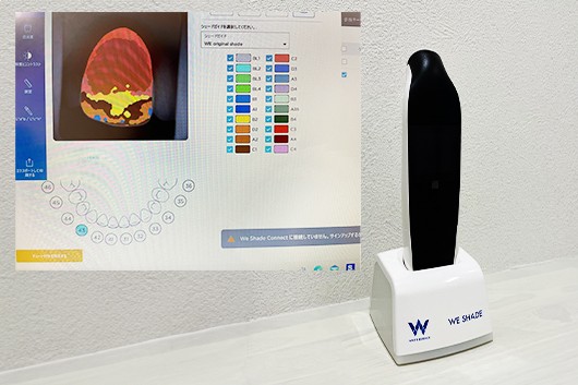WEシェードという歯の色を測定する機器です