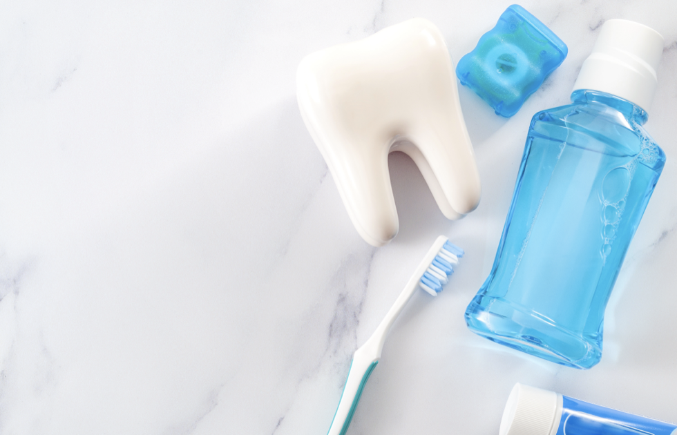 患者様一人ひとりに合ったセルフケアの方法を指導し、歯周病の再発を防ぐサポートを行っています