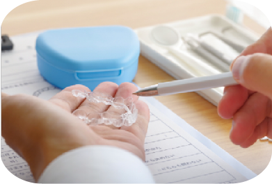 負担の少ないマウスピース矯正に対応しています。