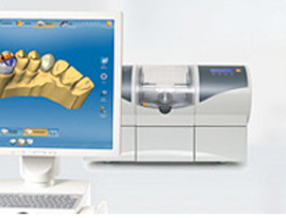 セレック審美治療システムを導入しています