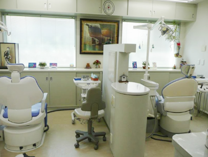 ①外観②受付③診療室