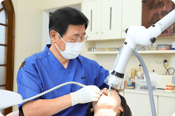 痛みをなるべく感じさせない治療を心がけています。