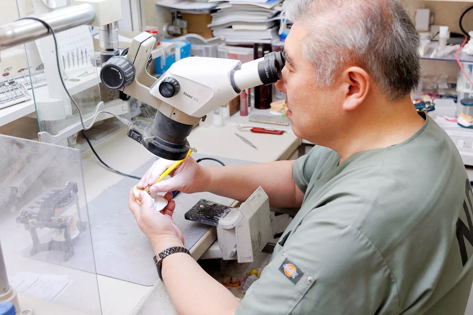 院内歯科技工士との連携を行っています