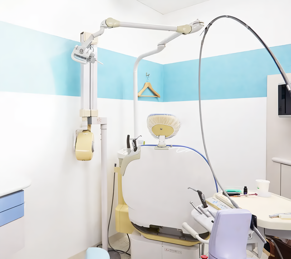 定期的な検診と適切なブラッシング、食習慣の見直しや禁煙が歯周病改善に必要な要素です