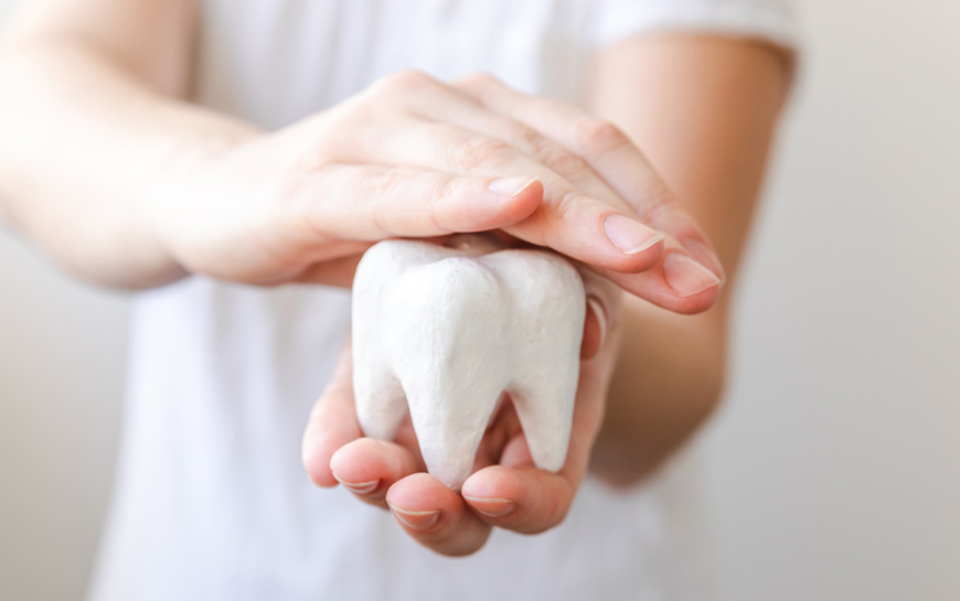 患者様の歯に自然に馴染む詰め物やかぶせ物で、美しい口元に仕上げます