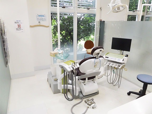 【訪問診療対応・駐車場32台】感染対策と設備環境を整えた歯科医院 カムカム歯科医院